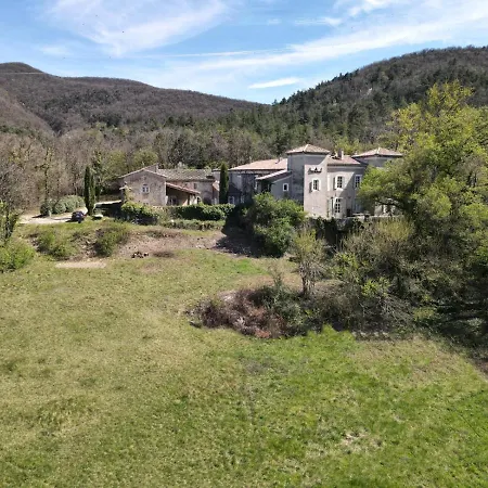 Alojamento de Acomodação e Pequeno-almoço Chateau De Fontblachere
